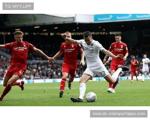 利兹联与阿斯顿维拉的历史交锋之旅：英超经典对决背后的故事